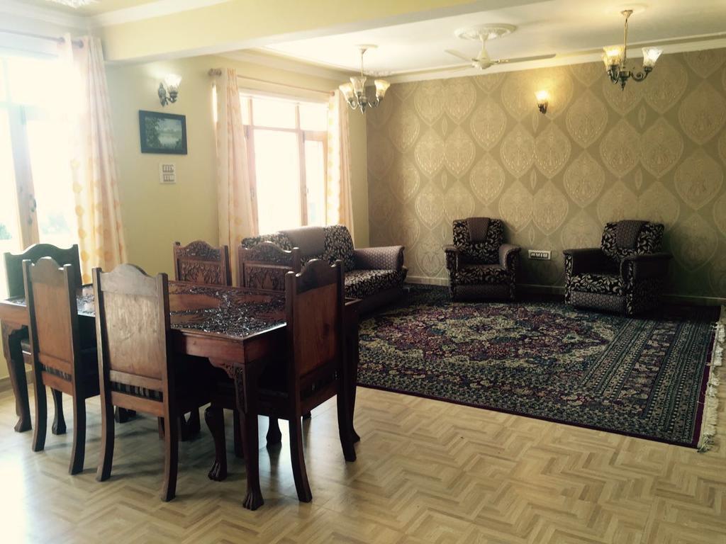 Shalimar Heights Hotel Srīnagar Eksteriør billede
